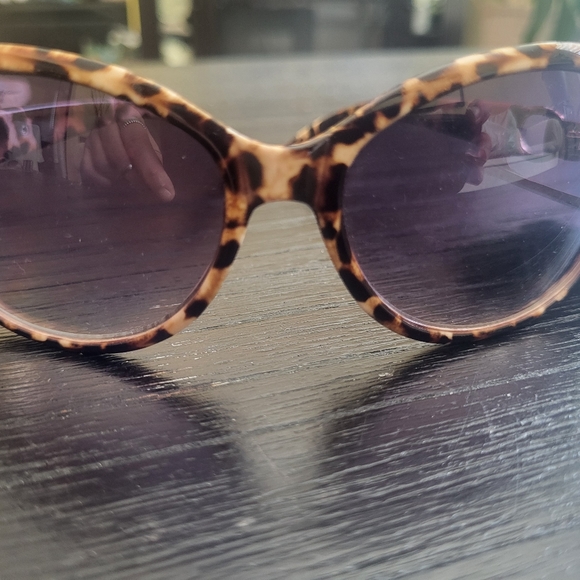 Foster Grant sunglasses - Picture 2 of 5